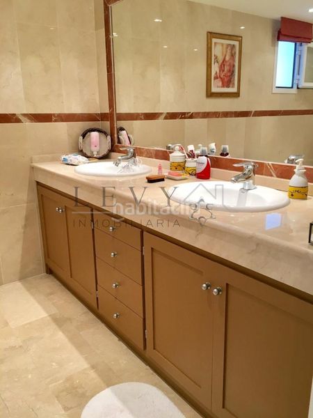 Foto 7826c15c-9125-41ea-b2e9-09a906c04017. Apartament amb calefacció aparcament piscina a Puente Romano Marbella