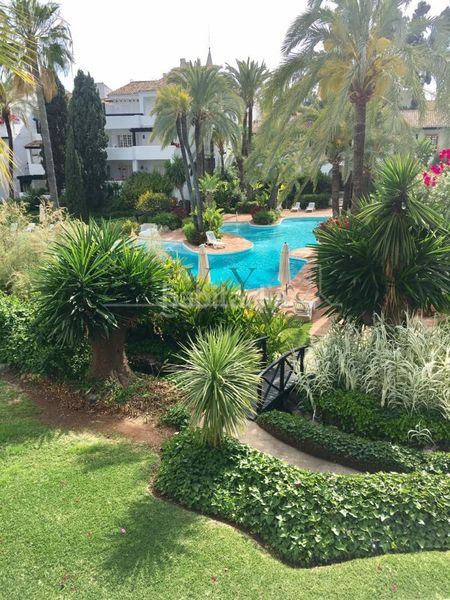 Foto fbf3d6d6-5a8f-4250-b75b-09b8961a1f9e. Apartament amb calefacció aparcament piscina a Puente Romano Marbella