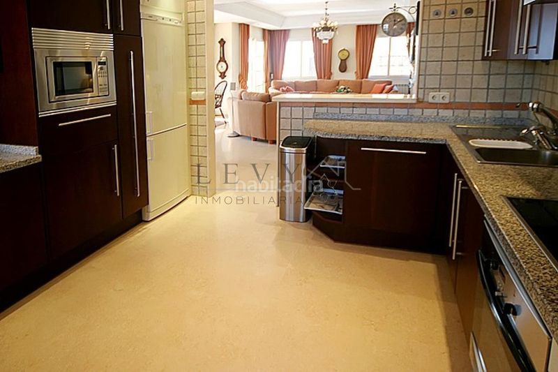 Foto 609793d7-1d6a-477b-9b97-feb97969e087. Chalet en Puerto Banús Marbella
