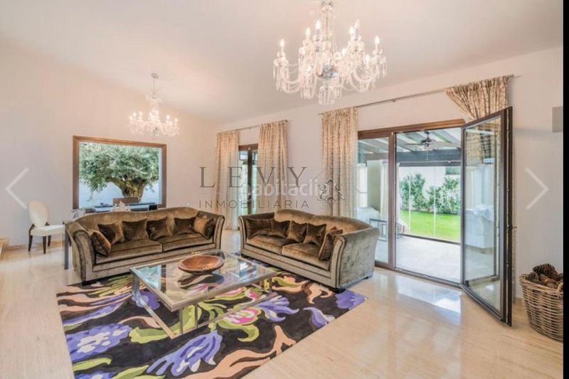 Foto 12c17781-d7dd-44c1-af35-d2fe194a72fa. Casa amb calefacció aparcament a Puerto Banús Marbella