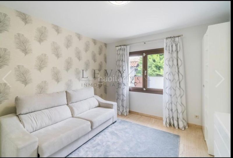 Foto 3d3b3df1-9df3-4c7c-98e3-30112841db72. Casa amb calefacció aparcament a Puerto Banús Marbella