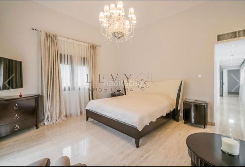 Foto 4a7a3fe1-c13c-43f6-bfe7-d14024f330b2. Casa amb calefacció aparcament a Puerto Banús Marbella