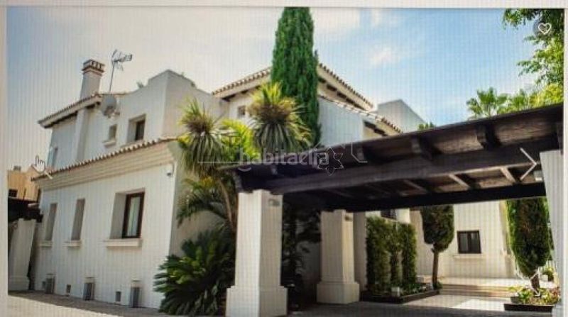 Foto 51e46b27-5541-4cbc-a3c9-43579134057a. Casa amb calefacció aparcament a Puerto Banús Marbella