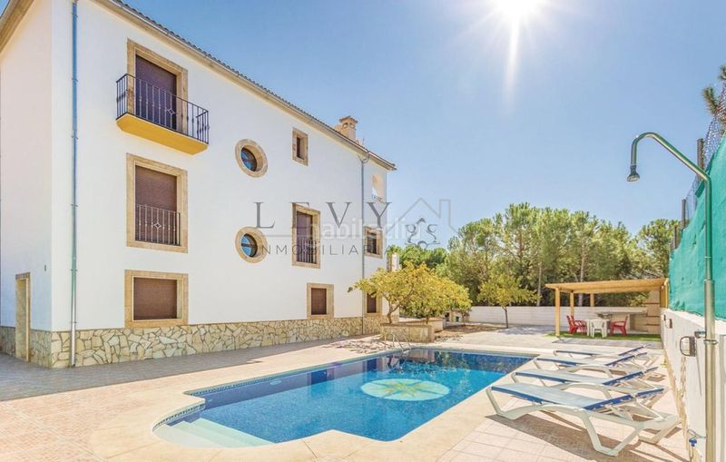 Foto ca631643-c6a6-4c16-80fb-50a49a28954f. Casa amb calefacció aparcament piscina a Iznájar