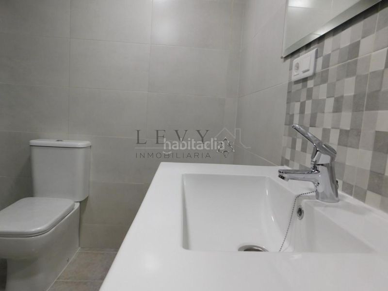 Foto f3ed9ebc-9873-459e-87f0-e183bdc8bb6e. Casa amb calefacció aparcament a El Atabal Málaga