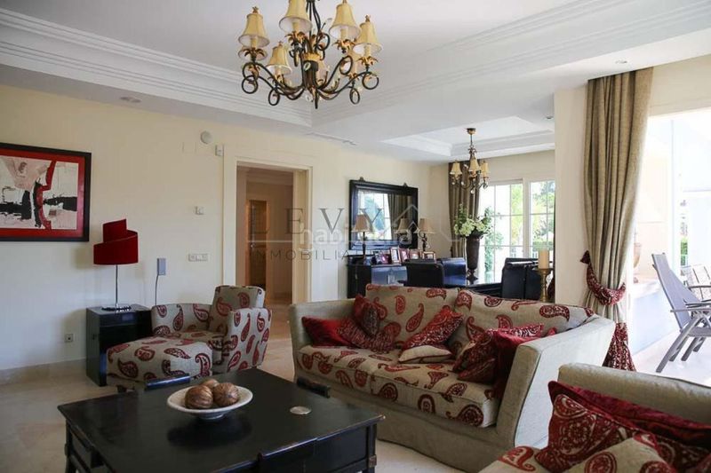 Foto 925414d0-4088-4876-ad08-ef53f4db9b8f. Casa en Puerto Banús Marbella