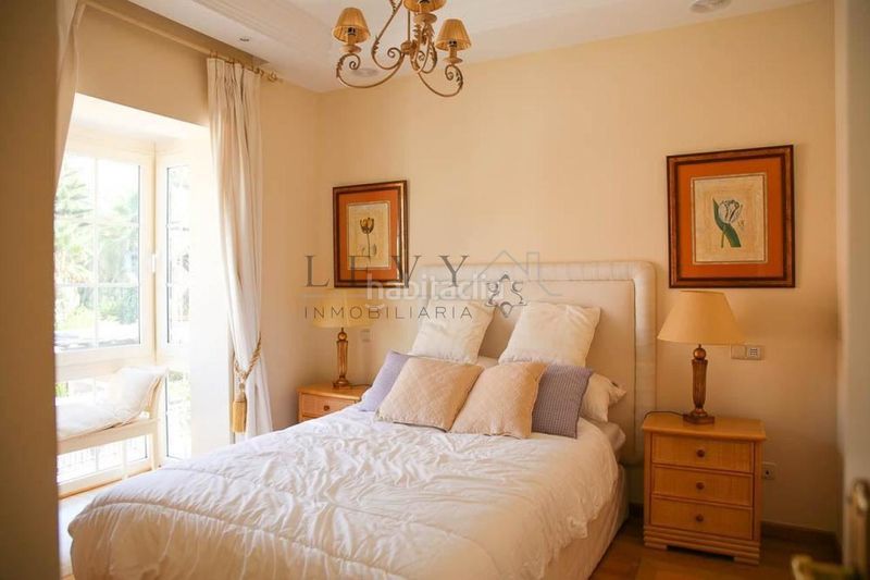Foto f4ed7fdb-b3e8-4853-b77e-7eee7df3def6. Casa en Puerto Banús Marbella