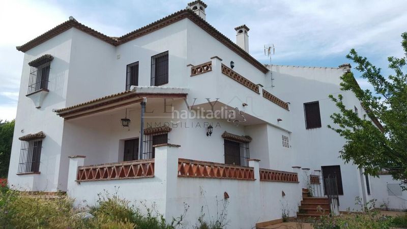 Foto c52fdc39-4521-4a8e-b36b-6542e9a499aa. Casa amb calefacció aparcament piscina a Centro Ronda