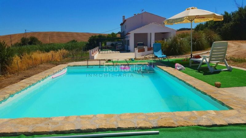 Foto ca9b9c1c-4c5d-4453-8e8e-695d676203fc. Casa amb calefacció aparcament piscina a Centro Ronda