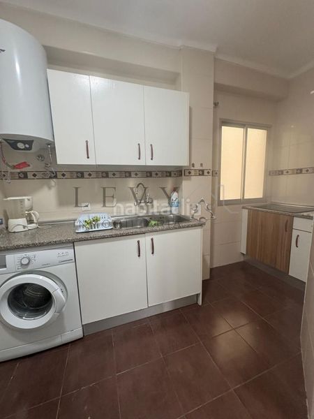 Foto 4f3d3f5f-aa71-4089-a506-3f69c2f7b82f. Piso en El Molinillo - Capuchinos Málaga