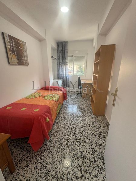Foto f44d33a8-f8a3-4697-8b21-f0e75232b798. Piso en El Molinillo - Capuchinos Málaga