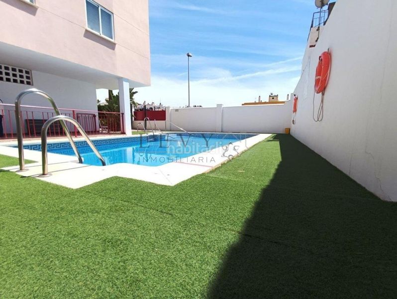 Foto f45a67cc-f815-4343-bb15-55d87d05913a. Pis amb calefacció aparcament piscina a Teatinos Málaga