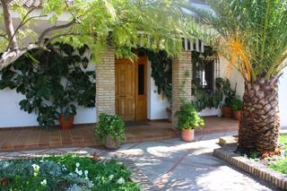 Country house in El Brillante -El Naranjo - El Tablero. Chalet independiente en la castilleja con parcela