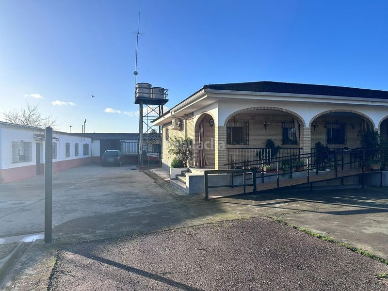 Foto c1f7f4ac-c6e7-4b1d-b672-4efbaedd4d42. Masia amb aparcament piscina a El Higuerón Córdoba