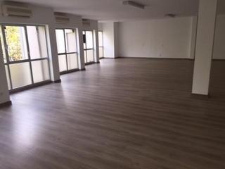 Oficina  Rambla. Oficina en venta en el centro de sabadell
