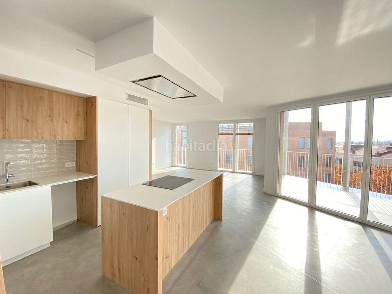 Foto 9bc2fbbe-5eee-4000-b70e-1a94b514c1a1. Rent flat with heating parking in Centre Sabadell