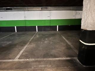 Lloguer Aparcament cotxe a Carrer carrer del jardí 5. Plaxa de parking en alquiler en el centro de sabadell