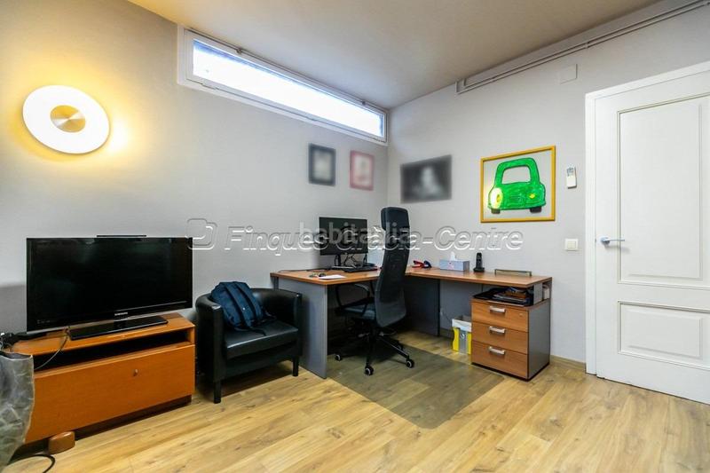 Foto 0f495651-ce20-437f-8344-71d7ff8c5449. Maison avec chauffage parking dans Centre Sabadell