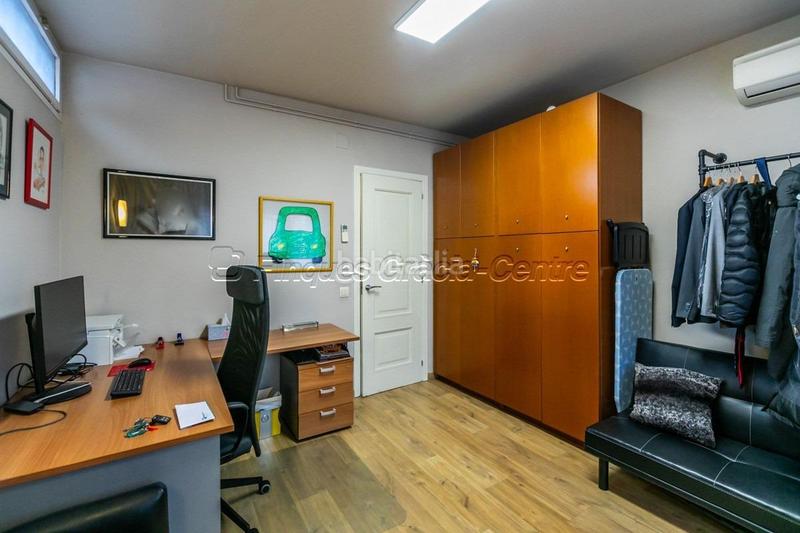 Foto 50353a98-6666-43e1-8703-618d5a19066f. Maison avec chauffage parking dans Centre Sabadell