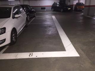 Lloguer Aparcament cotxe a Carrer montserrat 3. Plaza de parking en alquiler en el centro de sabadell