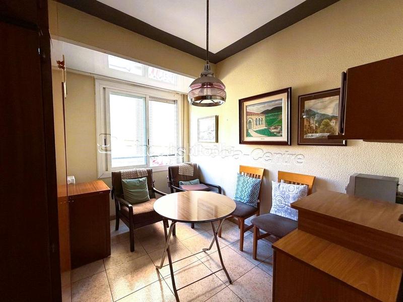 Foto 54abc574-73ce-4555-b30f-9ec54d8a61f0. Piso oportunidad única en ronda zamenhof, ! en Centre Sabadell