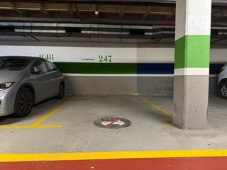 Lloguer Aparcament cotxe a Carrer filadors 33. Plaza parking en alquiler en eix macià