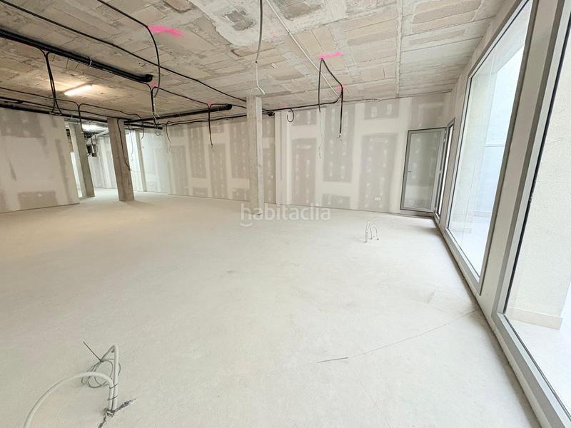 Foto c525d63f-6ccc-4000-8918-f13cb90f860c. Rent business premise in carrer carrer rambla 111 in Sabadell