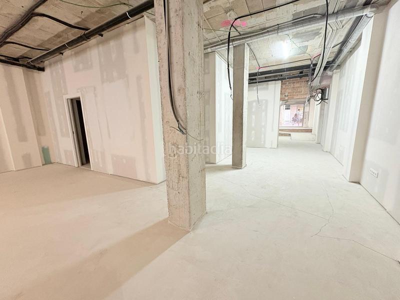 Foto 67f8f384-8041-458a-99db-f2b2166a1b57. Alquiler local comercial en carrer carrer rambla 111 en Sabadell