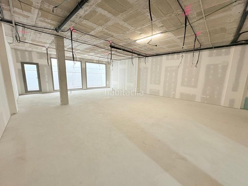 Foto b1e5626d-f1a3-4fd3-ad89-9d9240fb62bd. Alquiler local comercial en carrer carrer rambla 111 en Sabadell