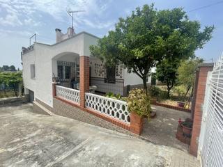 Haus in Pobla de Montornès (La). A 5 min. de la playa casa a 4 vientos en amplia parcela