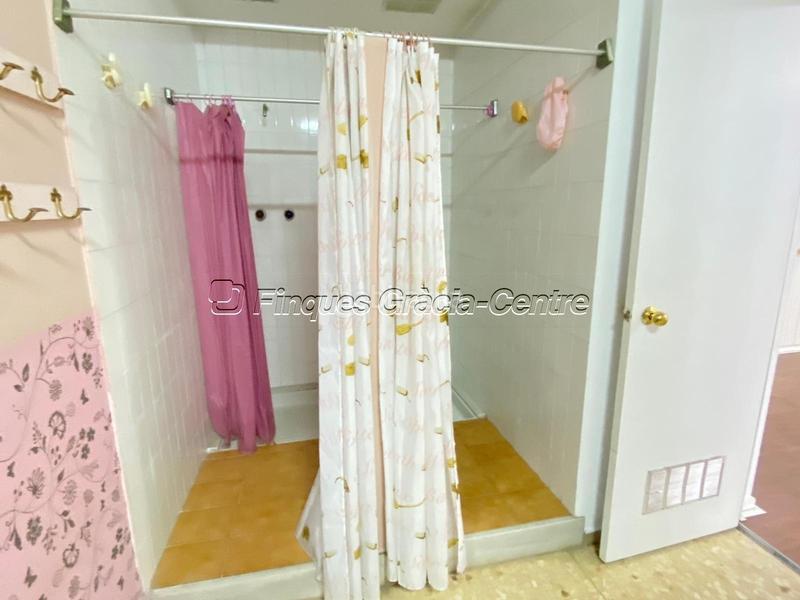 Foto fe00d166-2103-42c4-92a4-b3cc6d27b610. Rent business premise in Centre Sabadell