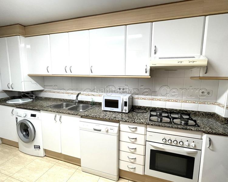 Foto 4648b82e-d41d-43bd-9481-60c3015c33b4. Location appartement avec chauffage parking dans Eixample Sabadell