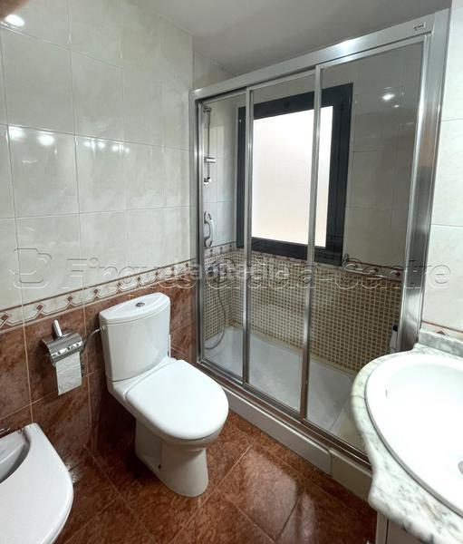 Foto 8677c44a-27ad-4b48-9a1f-df77e754d6e7. Location appartement avec chauffage parking dans Eixample Sabadell