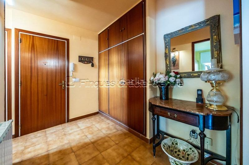 Foto 2786f3ad-b5a3-4984-b159-0475a62bea73. Haus mit heizung in Centre Sabadell