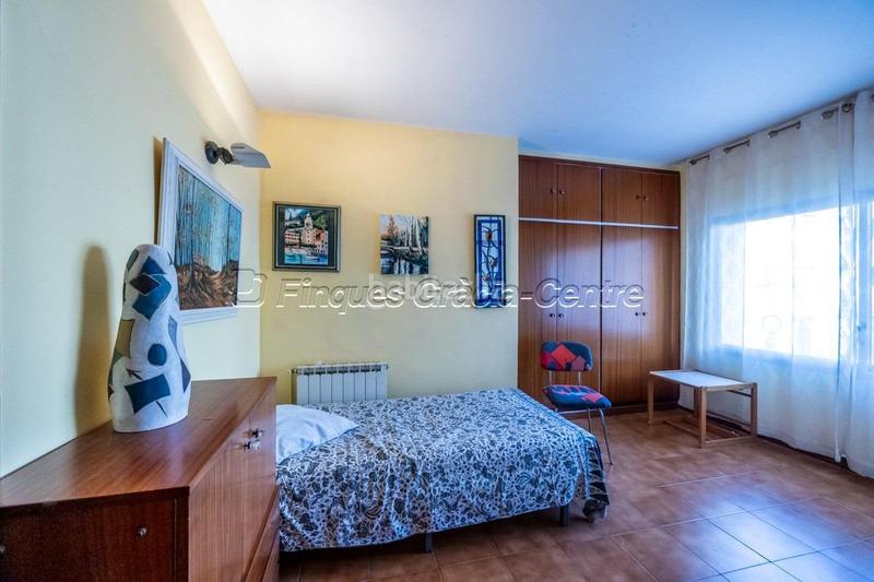 Foto 334deb5d-f7ac-44a5-be7d-55ee92501f79. Haus mit heizung in Centre Sabadell