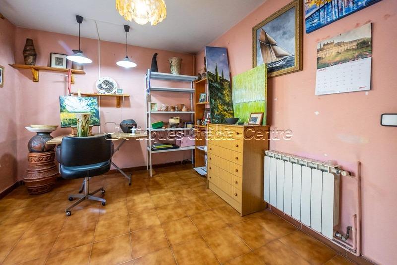 Foto 43ba9ae1-2274-4cc4-a44c-1f2db81b28a0. Haus mit heizung in Centre Sabadell