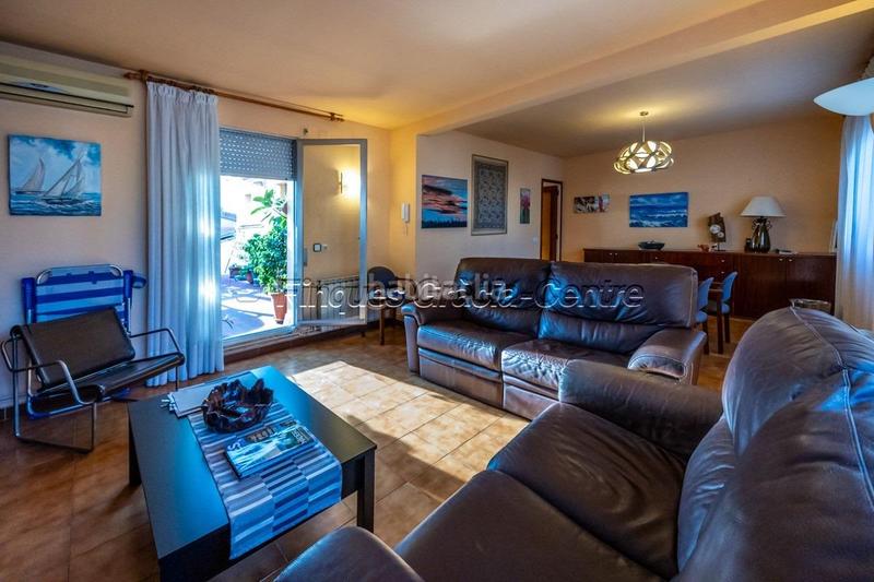 Foto 5b39a6e1-2259-48f6-b910-f77a0219fa21. Haus mit heizung in Centre Sabadell