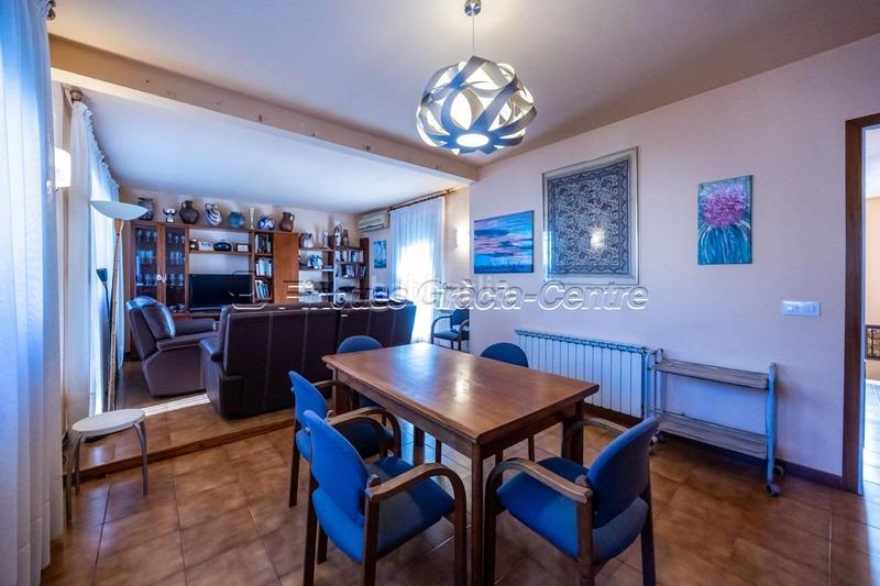 Foto ab1c2427-a3be-43bf-8fff-a46139d74ed7. Haus mit heizung in Centre Sabadell