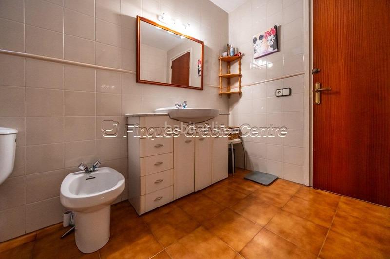 Foto b9f24bb4-a99b-4c90-943c-00fc22e90543. Haus mit heizung in Centre Sabadell