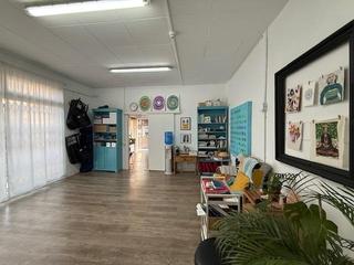 Location Local commercial  Carrer mossen gaieta de. Local comercial en alquiler en el centro de sabadell
