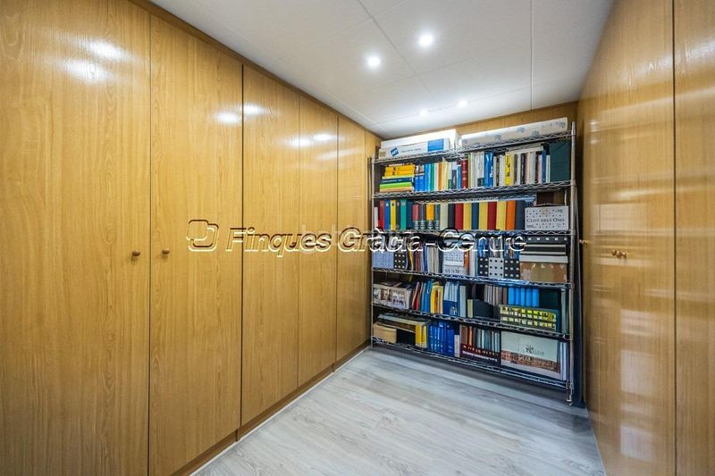 Foto 2d6f13bc-5d82-47bc-99f1-1649cb8f7ab5. Casa  en venta en el centro en Centre Sabadell