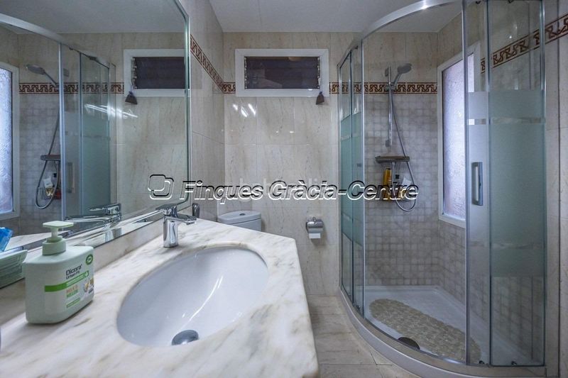 Foto 42b91692-54c7-4519-ae40-449da50fdb9d. Casa  en venta en el centro en Centre Sabadell