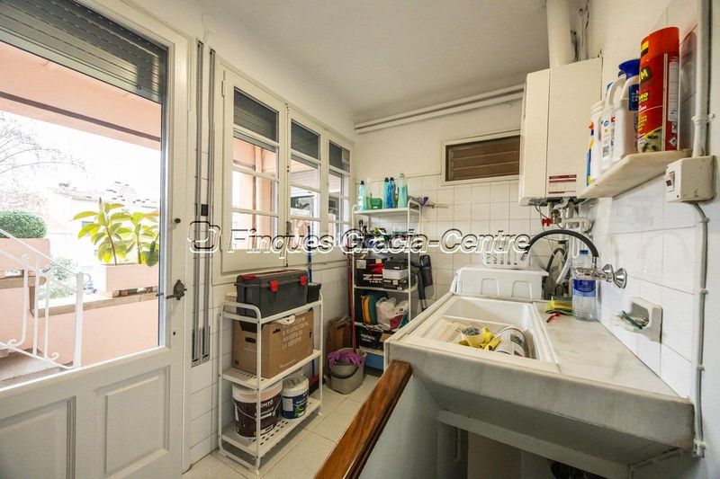 Foto 54f9f0c8-fc81-44ae-a00c-a4a406fee82f. Casa  en venta en el centro en Centre Sabadell