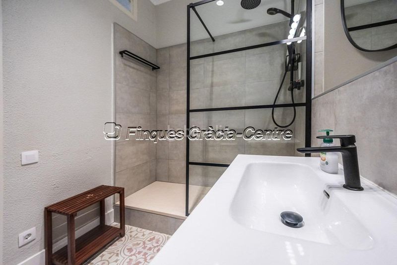 Foto c5d8f3b5-93a8-48b0-bdbc-d5e9ad883517. Casa  en venta en el centro en Centre Sabadell