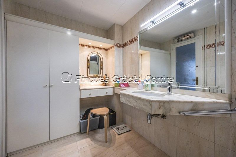 Foto e14c012a-ce8b-4681-b7b3-c2e0cb9c7a46. Casa  en venta en el centro en Centre Sabadell