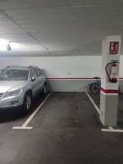 Affitto Posto auto in Carrer zurbano 3. Plaza de parking en alquiler en el centro