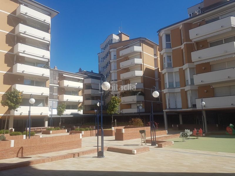Foto 0c0dab5e-b289-4f35-acf8-5cdb8f537b9a. Pis amb calefacció aparcament a Centre Sabadell