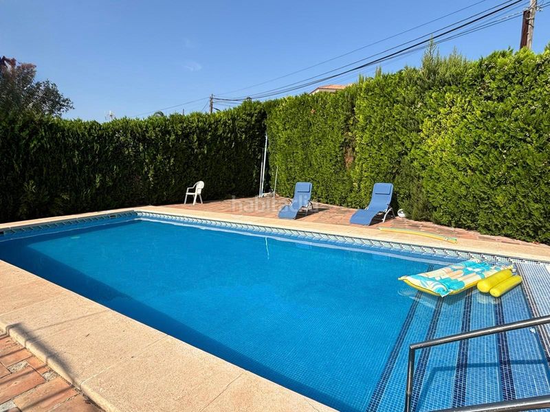 Foto dae9c193-e639-444d-b8a7-7028f3273355. Xalet amb xemeneia calefacció aparcament piscina a Torrent