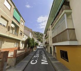 Pis  Calle san ant maria claret. Casa en loja
