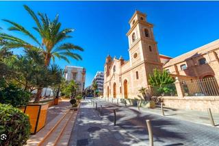 Maison à Aguas Nuevas. Casa duplex en torrevieja